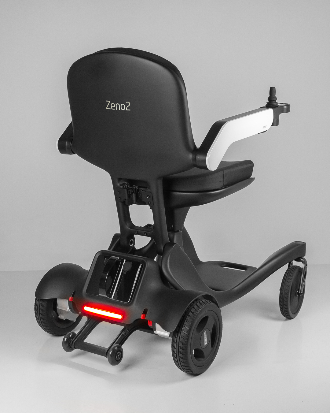 zeno_back_v3_1080px zeno_back_v3_1080px